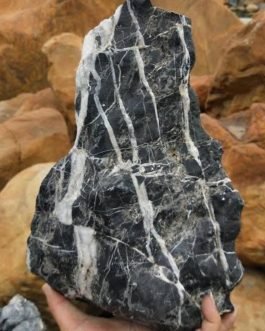 Japanese black seiryu aquascape stone (1/2 kg)